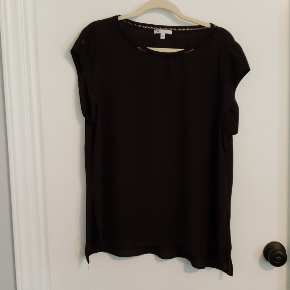 Black tunic - detail on neckline. Very flowy! XL